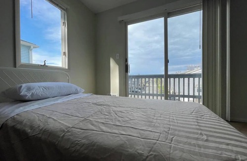 Highlands House | Lovely, spacious home at the start of Jersey Shore