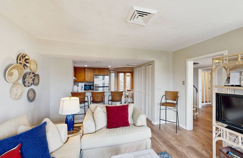 Isle of Palms Villa | Lovely top floor villa in Wild Dunes with partial ocean views, pool, & W/D