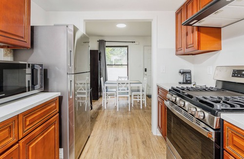 Peachtree Corners House | Lovely townhome #B with AC in Peachtree Corners - 2 bedrooms