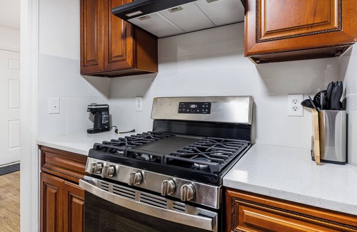 Peachtree Corners House | Lovely townhome #B with AC in Peachtree Corners - 2 bedrooms