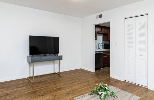 Peachtree Corners House | Lovely townhome #B with AC in Peachtree Corners - 2 bedrooms