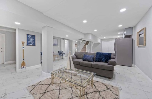 Arnold House | Lower Cove Modern Retreat