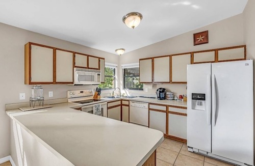Eden Pines House | Lower Keys on quiet canal front w/boat lift, screened-in porch & Pets Welcome!