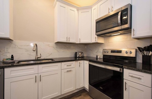 Balfour House | Lower Level 1BR Apartment in Hendersonville