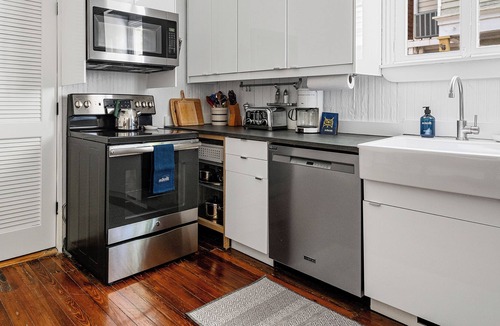 Westside Apartment | Lucille House- Beautiful & Walkable 2br/2ba Downtown Apartment