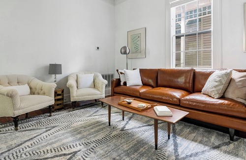 Westside Apartment | Lucille House- Beautiful & Walkable 2br/2ba Downtown Apartment