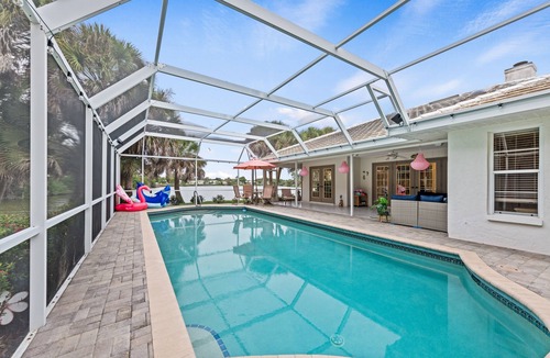 Laurel House | LUSH WATERFRONT HEATED POOL HOUSE! CUL-DE-SAC! NORTH JETTY BEACH! SIESTA BEACH!
