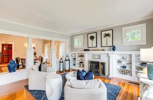 Old Northwood House | Lush West Palm Beach Getaway with Backyard Oasis!