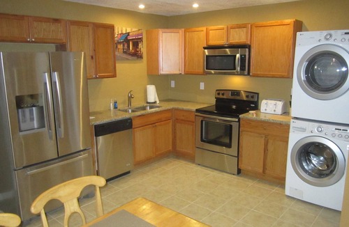 Lake Magdalene Apartment | Lutz Cottage Apartment - Beaches/Busch Gardens/Disney/USF/Pets
