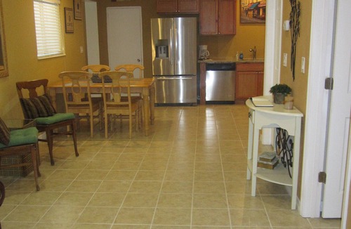 Lake Magdalene Apartment | Lutz Cottage Apartment - Beaches/Busch Gardens/Disney/USF/Pets