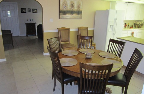 Lake Magdalene House | Lutz Cottage - Pool/Beaches/Busch Gardens/Disney/USF/Pets