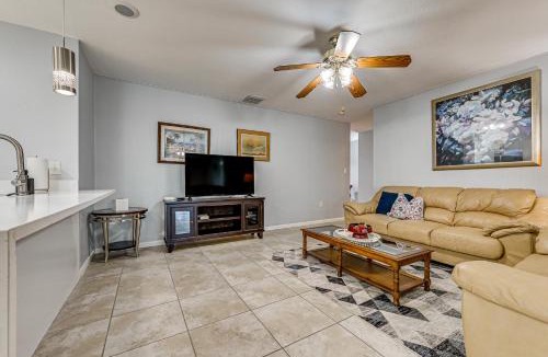 Lutz House | Lutz Home about 14 Mi to Downtown Tampa