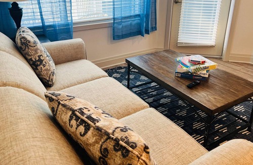 Westside Apartment | Lux 2BD Penthouse With Pool View!