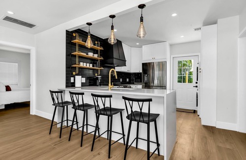 Victoria Park House | LUX 3 Bedroom - Mins to Beach, Downtown & Las Olas