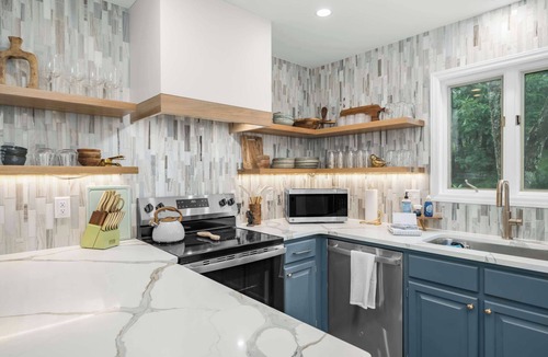 Blowing Rock Condo | Lux and Modern 3BR/3BA Chetola Resort Condo w/Pool Sauna Hot Tub