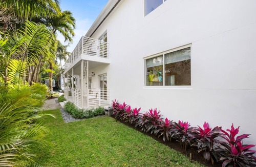 West Avenue Condo | Lux Designer Apt | 2BR/2BA in Heart of Miami Beach