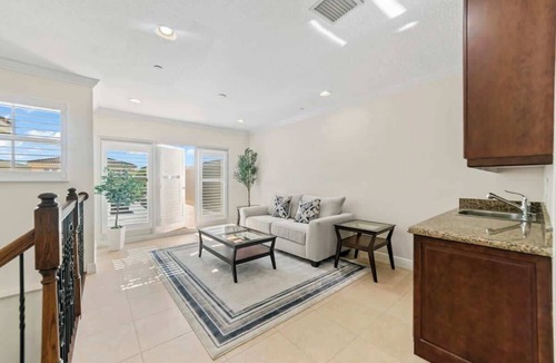 Coral Ridge House | Lux Home with Rooftop & Elevator, 2mi to Beach!