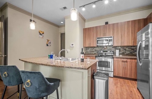 Cumberland Apartment | Lux King Suite | 1 mile to Braves Stadium & Battery