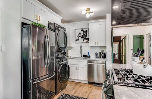 Piedmont Heights House | LUX Oasis 4 Bed/2 Bath | Hot Tub | 3 Patio
