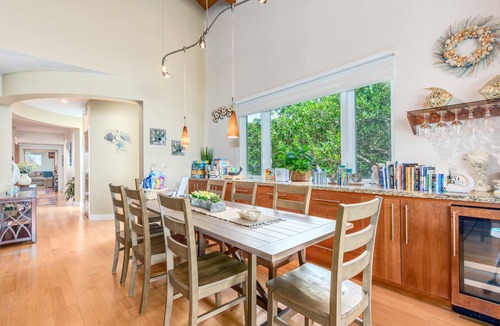Hutchinson Island South House | Lux Palace ~ON~ beach w/lifeguard! 4 mast.suites, pool, elev. Bedrms <100USD nt