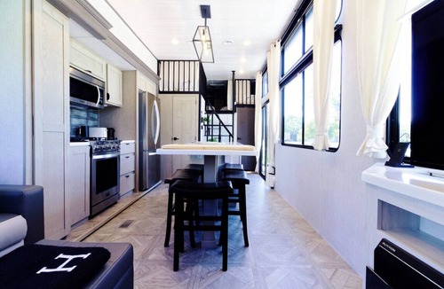 Hunt Club House | Lux RV Near Wellington King Bed 1.5 Bath Equestrian