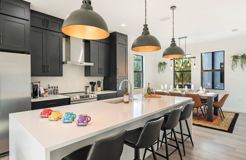 Tampa Heights House | Lux Townhouse, rooftop cinema with grill & popcorn
