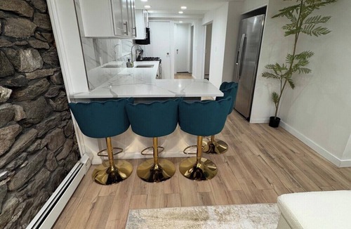 Bryn Mawr Apartment | Luxe 1BR Oasis - Prime NY Stay