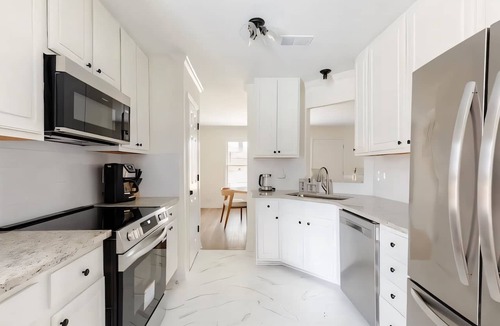 Sylvan Hills House | Luxe 3BR/2BA Retreat - 8 Min to Stadium + BeltLine