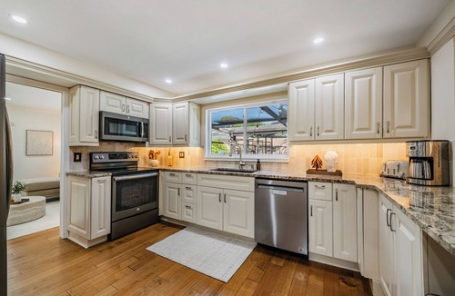 Seminole House | Luxe 4BR Retreat with Pool, Hot Tub & Mini Golf by Rens Retreat