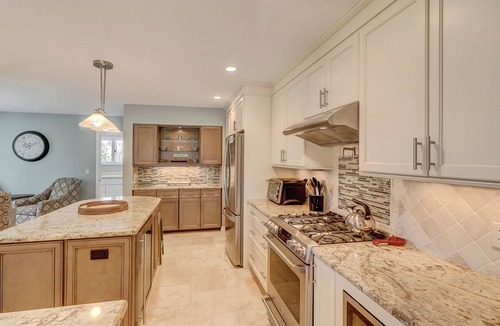 Sea Pines House | Luxe 5BR on Heron Point | Chef's Kitchen | Pool, Spa & Walk to Harbour Town | 24 Stoney Creek Road