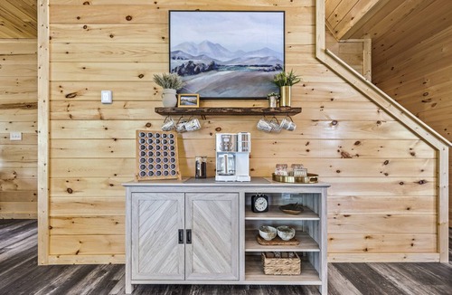 Sevierville Cabin | Luxe Cabin|Indoor Pool~Game & Theater Rooms!
