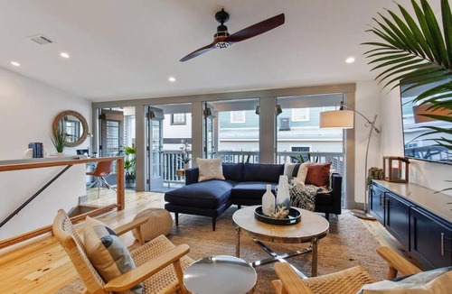 Beach Institute House | Luxe Carriage House Heated Pool Near River St