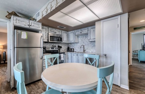 Cedar Key Condo | Luxe Condo Living at Island Place 215!
