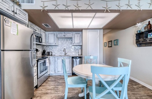 Cedar Key Condo | Luxe Condo Living at Island Place 215!