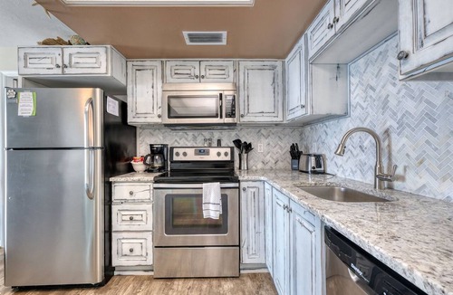 Cedar Key Condo | Luxe Condo Living at Island Place 215!