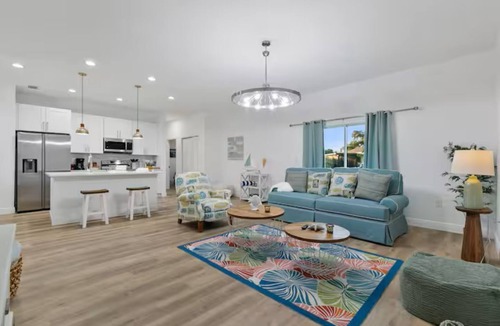 Englewood East House | Luxe Englewood Home Near Beach