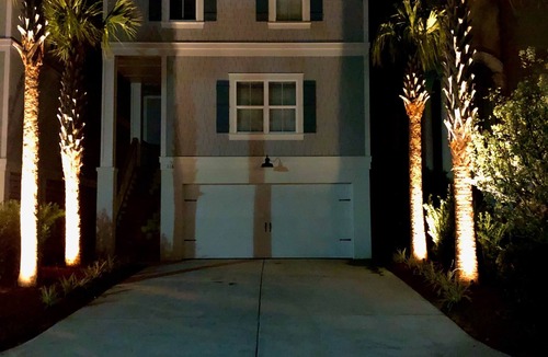 Folly Field House | Luxe Family Gem-FREE Heated Pool~Walk to Beach~BBQ