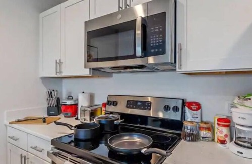 Indian Beach Sapphire Shores Apartment | Luxe Getaway! 2 Mins from Downtown Sarasota , 7 Mins from Airport/Lido Beach!
