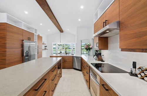 Palm River Estates House | LUXE Lakeside Living w/Pool & Spa, 3 Kings, Grill
