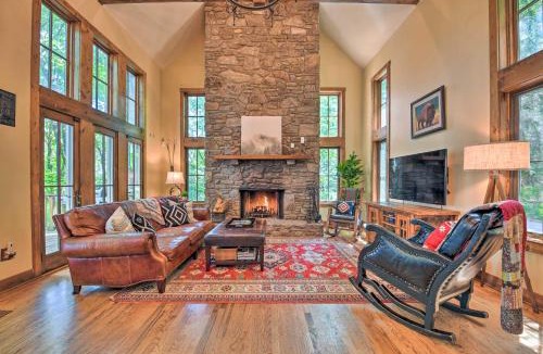 Waynesville House | Luxe Lodge Near Smoky Mountains: Views & Hot Tub!