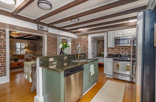 Historic District - North Apartment | Luxe Monthly 2 Bed| 2 Bath Historic Condo