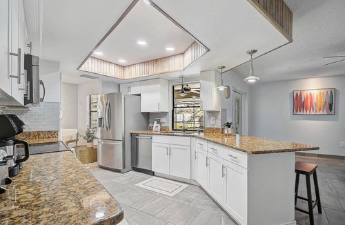 Whitfield House | Luxe Oasis w/Private Pool, Fire Pit, Dog Friendly, Near Beaches, Shopping, Dining and Attractions!