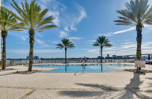 Kingston Apartment | Luxe Resort Condo - 2 Mi to Daytona Beach!