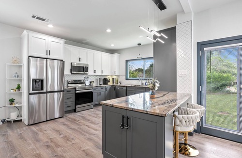Pittsburgh House | Luxe Retreat with Arcades + Board Games in downtown Atlanta
