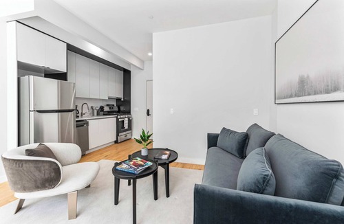 Upper East Side Apartment | Luxe Studio with Charming Juliet Balcony