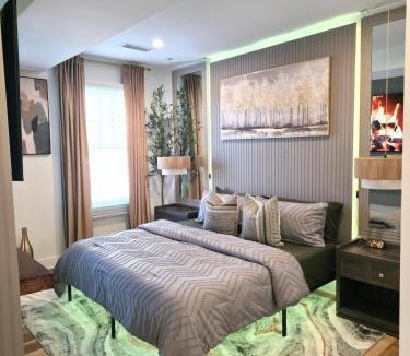 Garden Hills Apartment | Luxe Suite - Comfort - King Bed and Free Parking