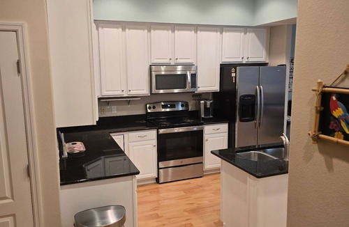 Clearwater Beach House | Luxe townhouse 2 blk walk to Clearwater Beach, Pier 60, Rooftop patio sunsets