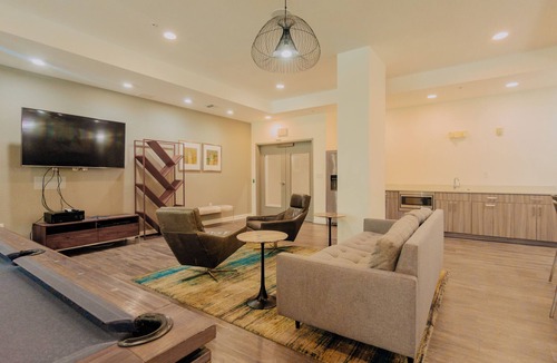 Channel District Apartment | Luxurious 2BDR apartment with WiFi, fitness room in channelside Tampa