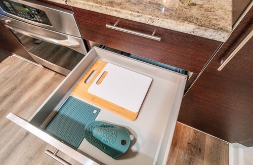 Channel District Apartment | Luxurious 2BDR apartment with WiFi, fitness room in channelside Tampa