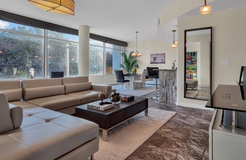 South Eola Apartment | LUXURIOUS 3 BEDROOM APARTMENT in DOWNTOWN ORLANDO
